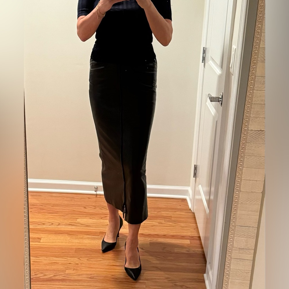 Ferre long black leather skirt with pockets front zipper size 6